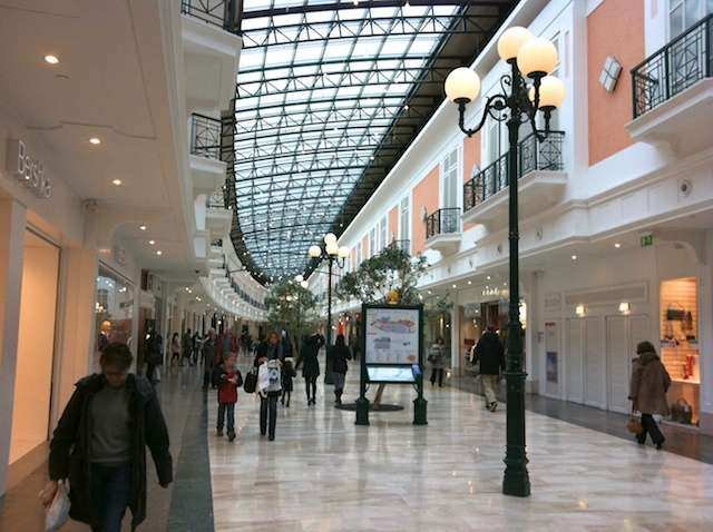 paris outlet shopping tour