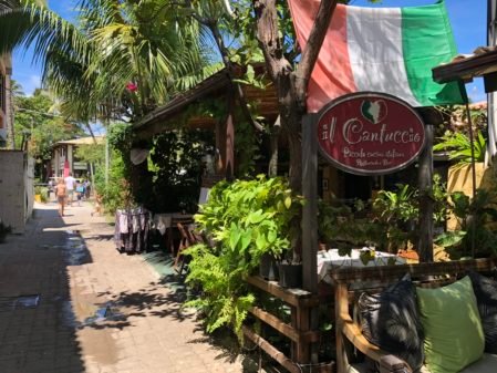 Melhores restaurantes da Praia do Forte - Bahia: onde comer